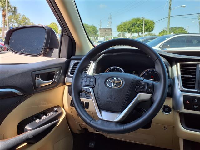 used 2015 Toyota Highlander car, priced at $21,444