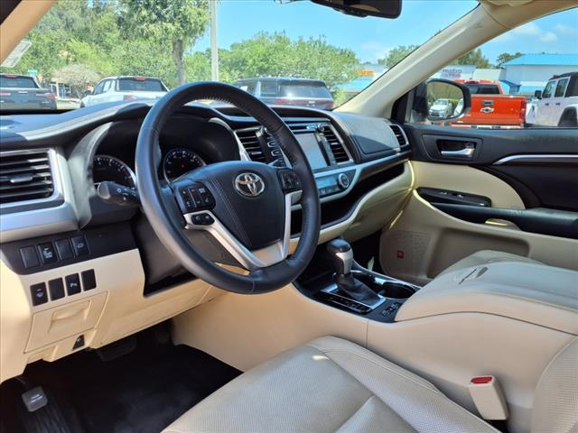 used 2015 Toyota Highlander car, priced at $21,444