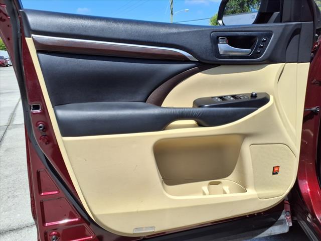 used 2015 Toyota Highlander car, priced at $21,444