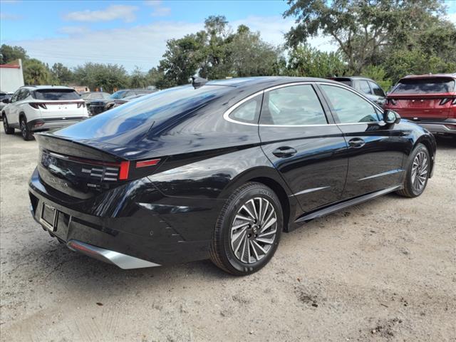 new 2025 Hyundai Sonata Hybrid car, priced at $39,348