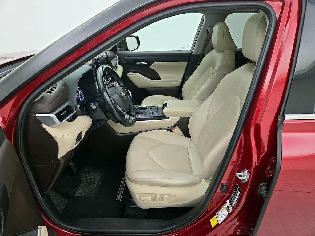 used 2020 Toyota Highlander car, priced at $30,998