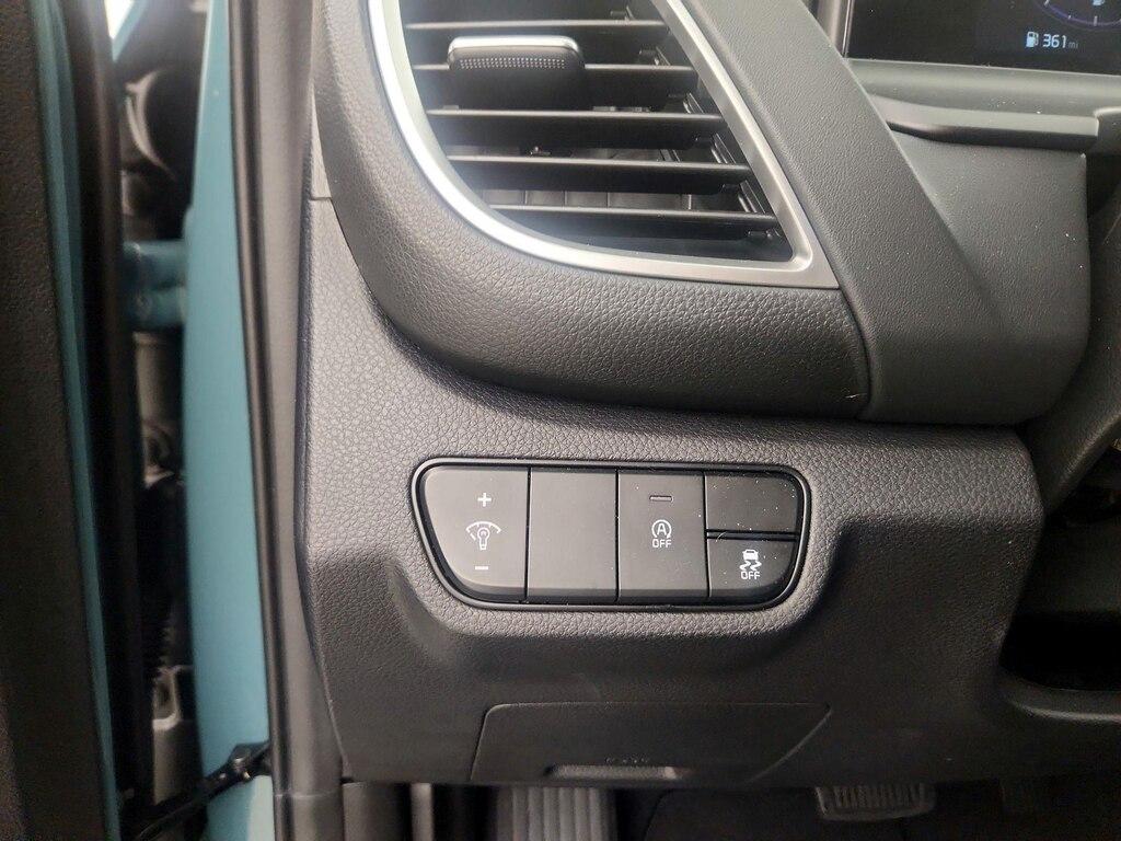 used 2025 Kia Seltos car, priced at $27,998