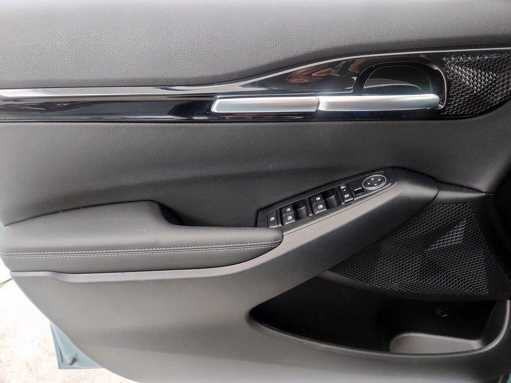 used 2025 Kia Seltos car, priced at $27,998