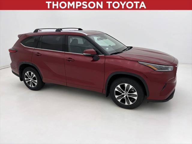 used 2021 Toyota Highlander car, priced at $35,490