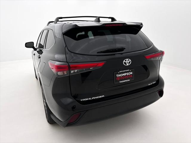used 2022 Toyota Highlander car, priced at $35,990