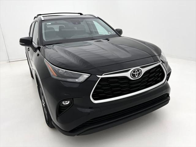 used 2022 Toyota Highlander car, priced at $35,990