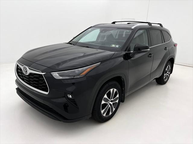 used 2022 Toyota Highlander car, priced at $35,990