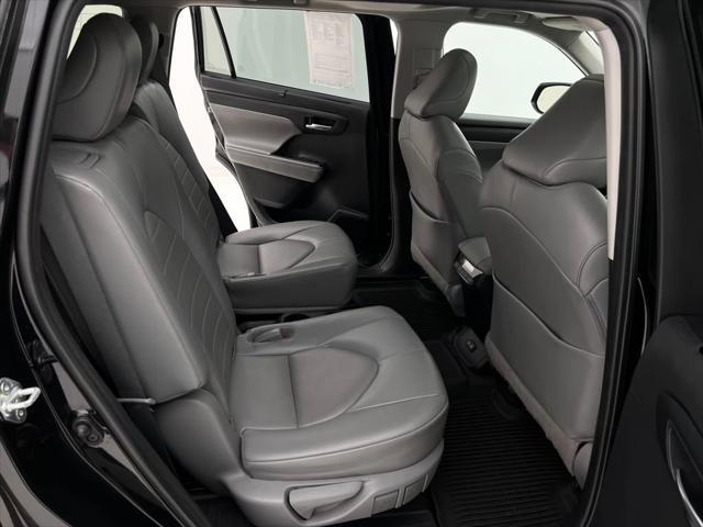 used 2022 Toyota Highlander car, priced at $35,990