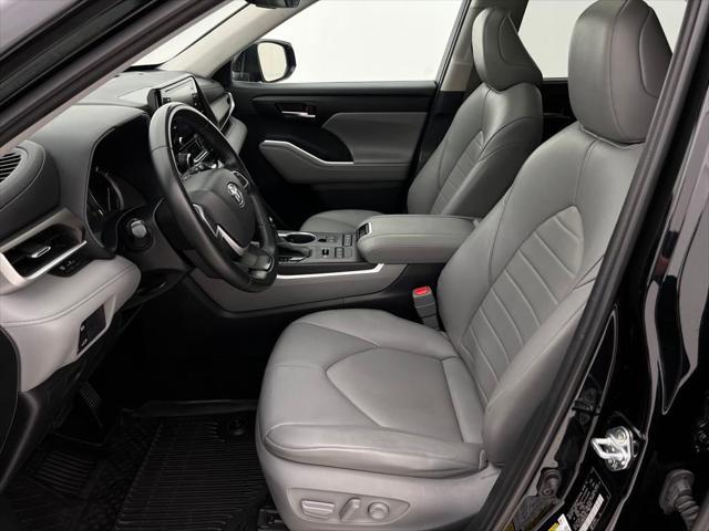 used 2022 Toyota Highlander car, priced at $35,990