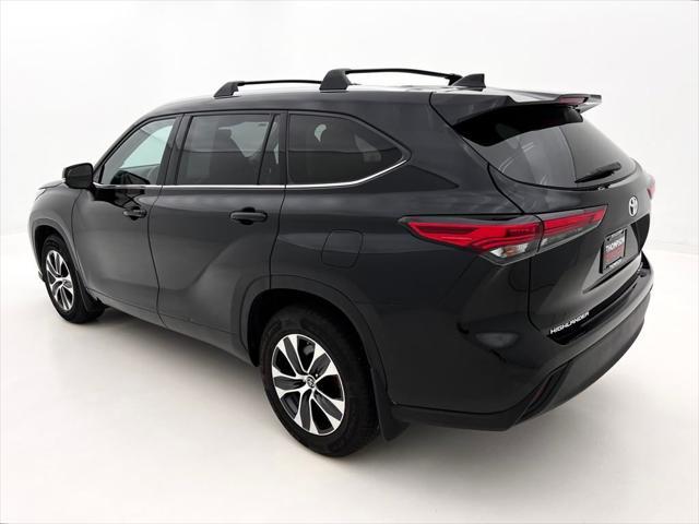 used 2022 Toyota Highlander car, priced at $35,990