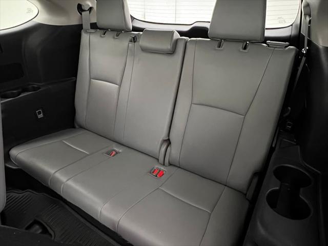 used 2022 Toyota Highlander car, priced at $35,990