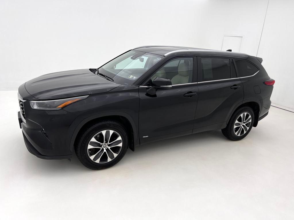 used 2023 Toyota Highlander Hybrid car, priced at $39,990