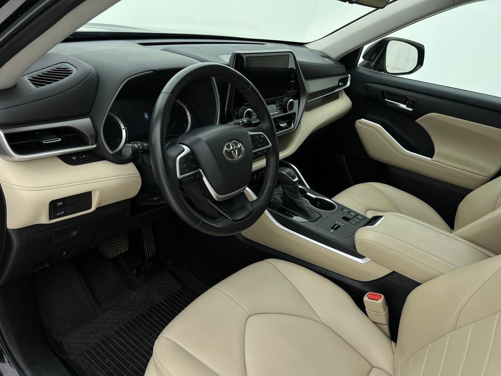 used 2023 Toyota Highlander Hybrid car, priced at $39,990