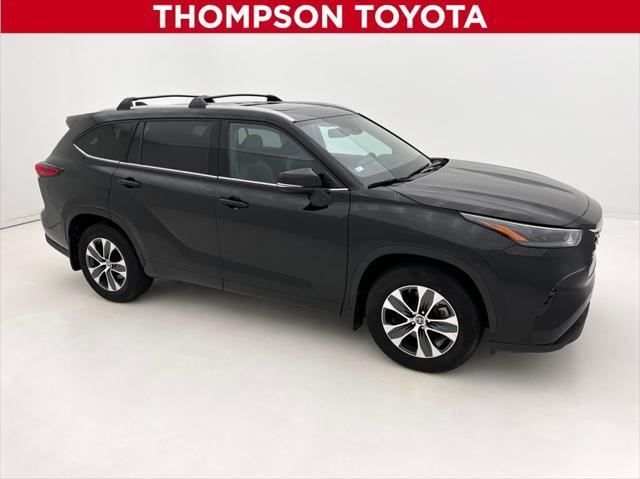 used 2022 Toyota Highlander car, priced at $41,990