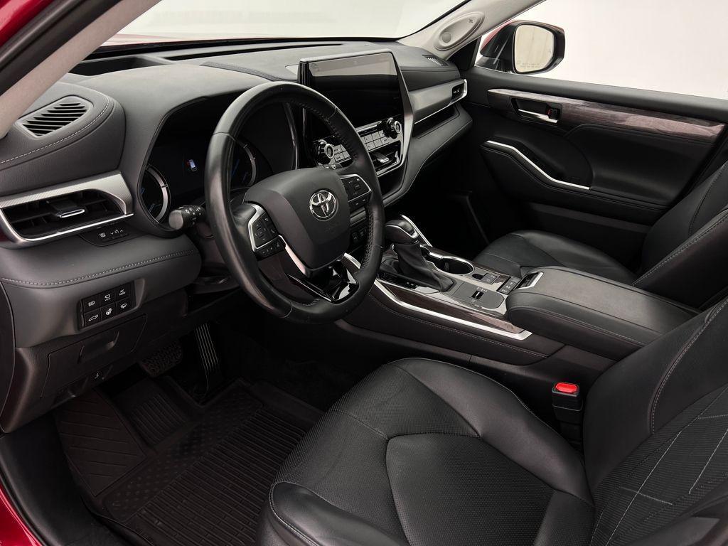 used 2021 Toyota Highlander Hybrid car, priced at $32,990