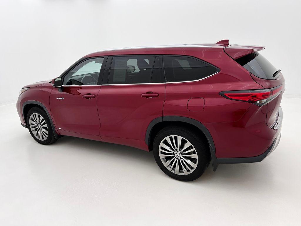 used 2021 Toyota Highlander Hybrid car, priced at $32,990