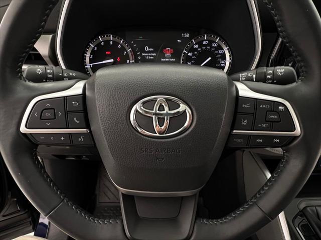used 2022 Toyota Highlander car, priced at $37,990