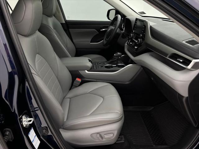 used 2022 Toyota Highlander car, priced at $37,990