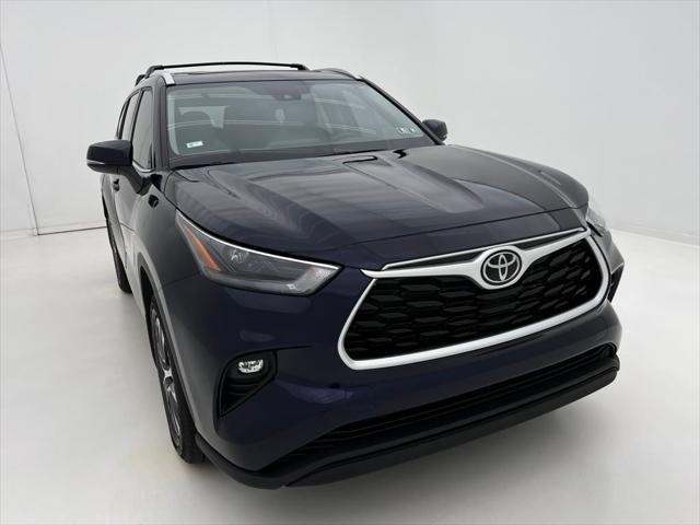 used 2022 Toyota Highlander car, priced at $37,990