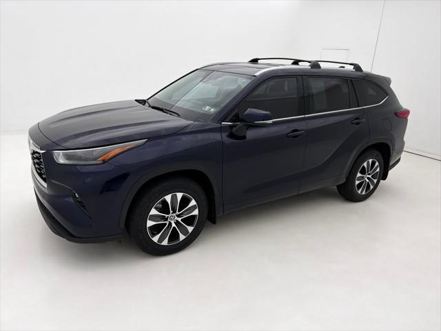 used 2022 Toyota Highlander car, priced at $37,990