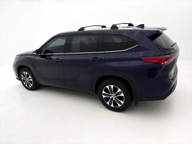 used 2022 Toyota Highlander car, priced at $37,990