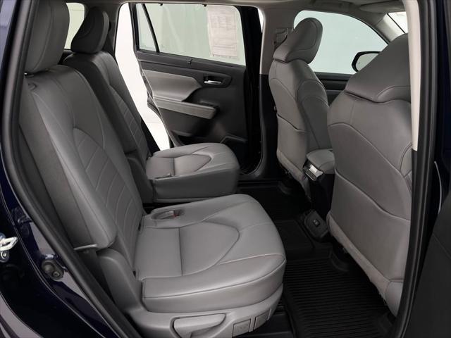 used 2022 Toyota Highlander car, priced at $37,990