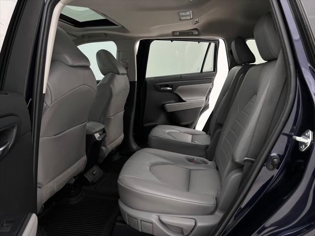 used 2022 Toyota Highlander car, priced at $37,990