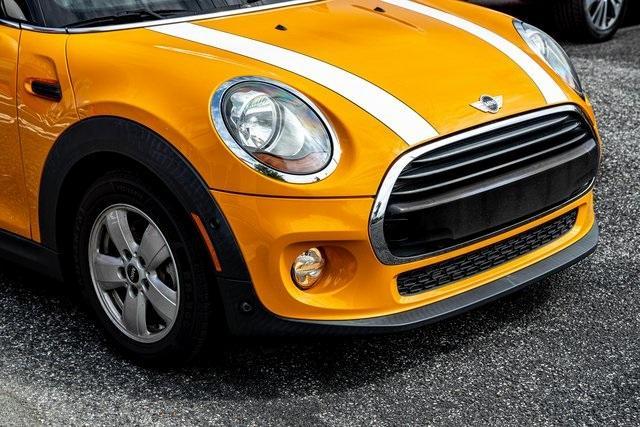 used 2018 MINI Hardtop car, priced at $12,998