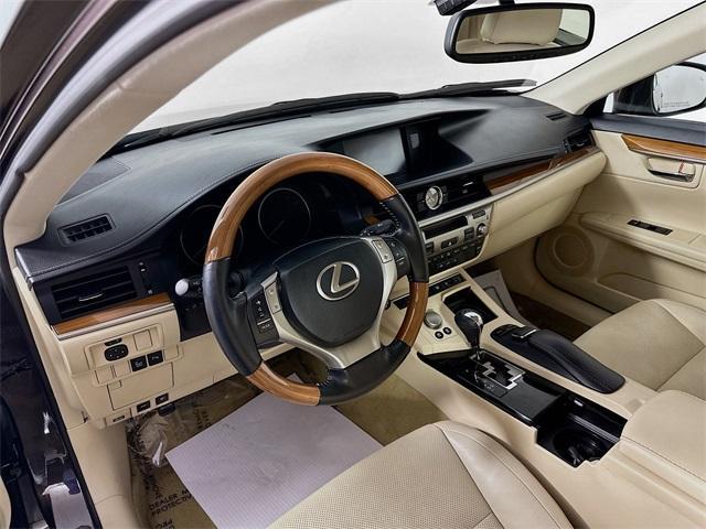 used 2013 Lexus ES 300h car, priced at $14,149