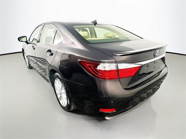 used 2013 Lexus ES 300h car, priced at $14,149