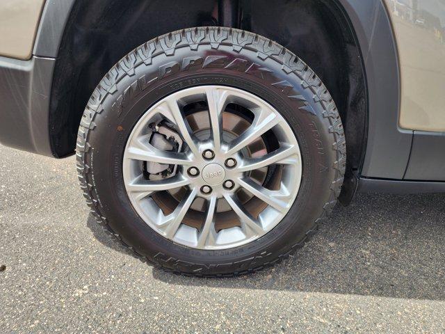 used 2021 Jeep Cherokee car, priced at $18,702