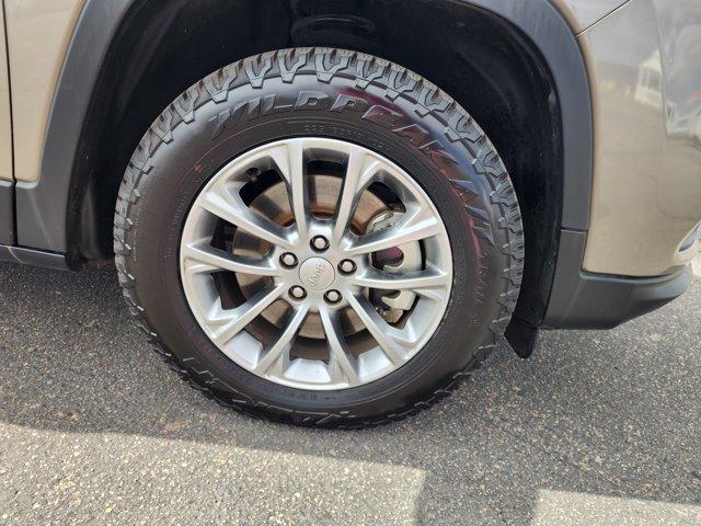 used 2021 Jeep Cherokee car, priced at $18,702