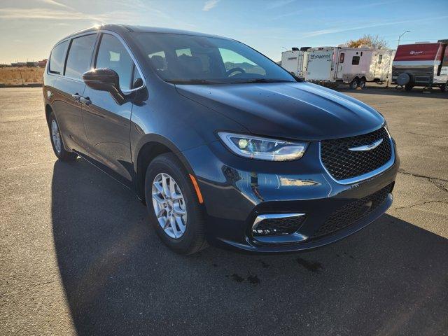 new 2025 Chrysler Pacifica car, priced at $44,640