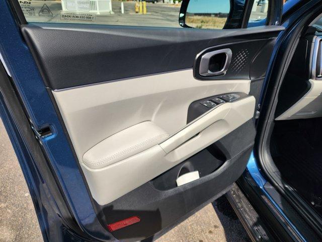 new 2025 Kia Sorento Hybrid car, priced at $43,420