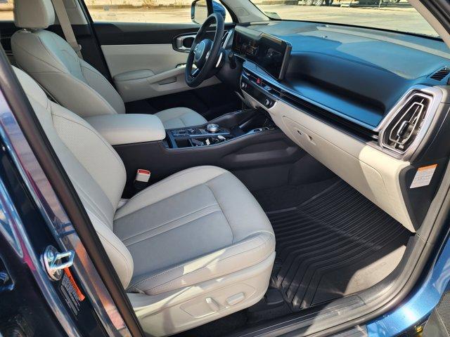 new 2025 Kia Sorento Hybrid car, priced at $43,420
