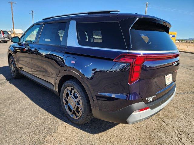 new 2025 Kia Carnival Hybrid car