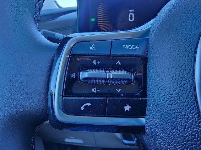 new 2025 Kia Carnival Hybrid car