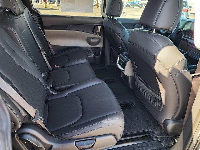 new 2025 Kia Carnival car