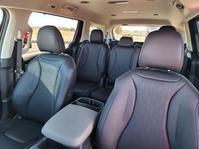 new 2025 Kia Carnival car