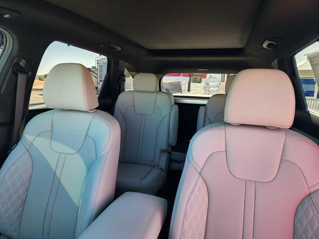 new 2025 Kia Sorento Hybrid car, priced at $50,700