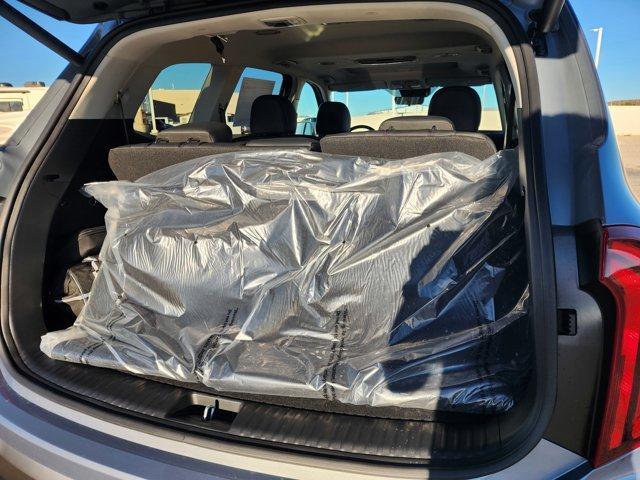 new 2025 Kia Telluride car, priced at $39,956