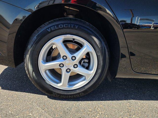 used 2018 Chevrolet Malibu car, priced at $13,636