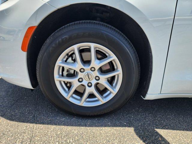 used 2024 Chrysler Pacifica car, priced at $31,975