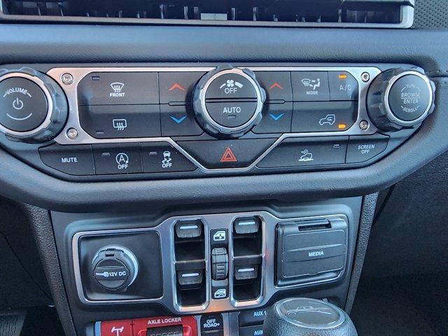 new 2025 Jeep Gladiator car