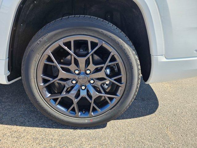 new 2025 Jeep Grand Cherokee L car