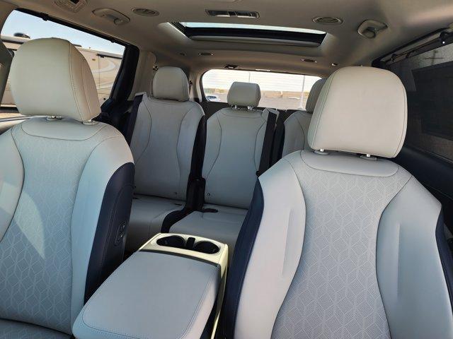 new 2025 Kia Carnival car