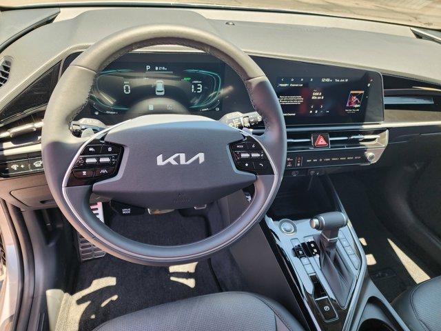 new 2025 Kia Niro car, priced at $35,456