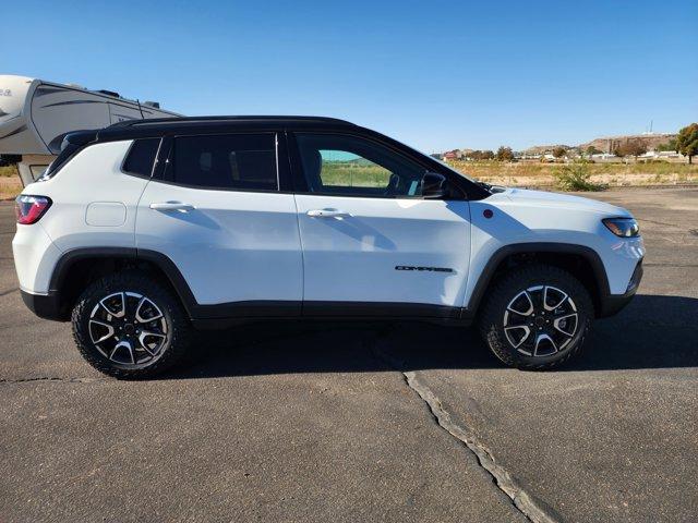 new 2025 Jeep Compass car, priced at $33,990