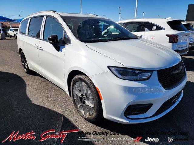 new 2025 Chrysler Pacifica car, priced at $47,934
