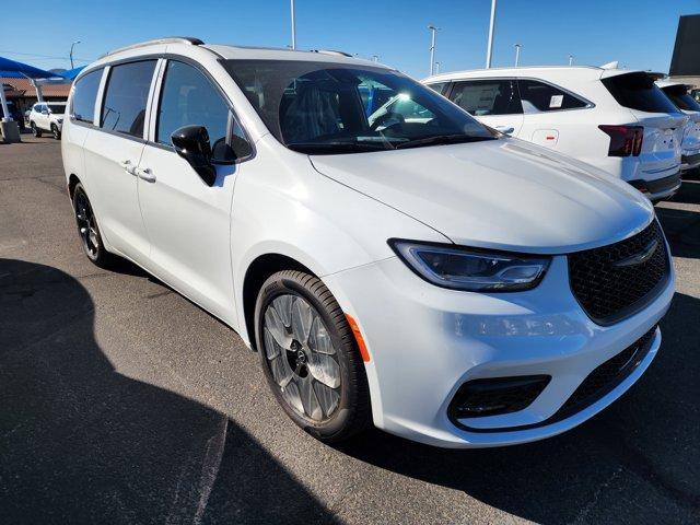 new 2025 Chrysler Pacifica car, priced at $47,934